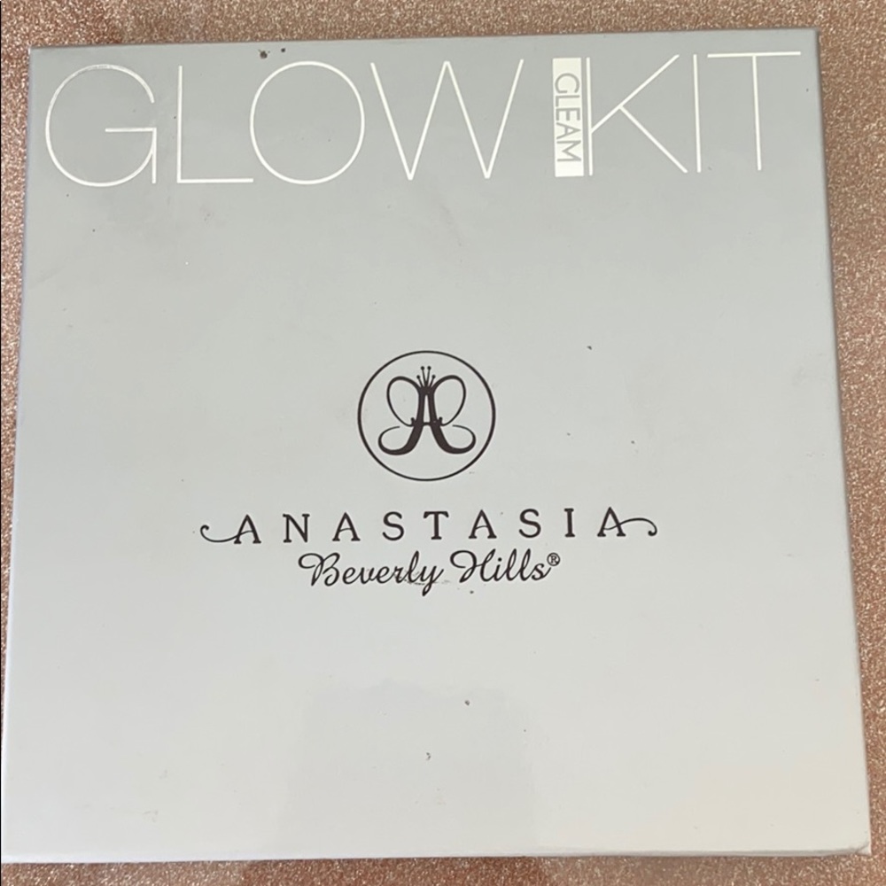 Anastasia Beverly Hills highlighter palette